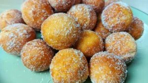 Bolinhos de Chuva Leves com Canela e Nozes Um Sabor Aconchegante que Aquece