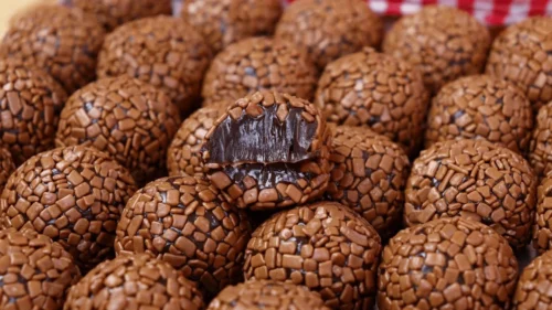 Brigadeiro de Colher com Toque de Café Uma Tentação Cremosa