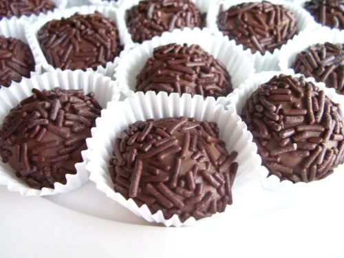 Brigadeiro de Micro-ondas Rápido com Toque de Canela Um Sabor Clássico que Simplifica