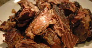Carne de Panela de Pressão com Legumes e Vinho Um Prato Suculento e Rápido