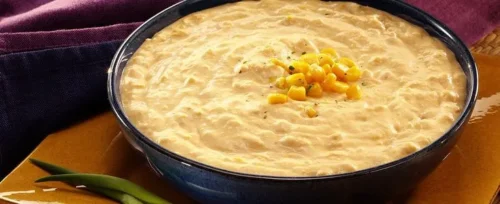 Frango ao Creme de Milho Aveludado com Ervas Um Sabor Reconfortante que Abraça