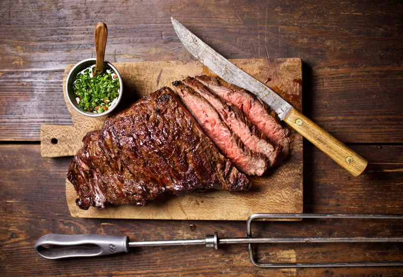 Poucas Pessoas Sabem O Momento de Temperar a Carne Faz Toda a Diferença no Sabor