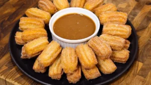 Churros Crocantes com Recheio de Doce de Leite e Canela Um Sabor Cremoso que Encanta